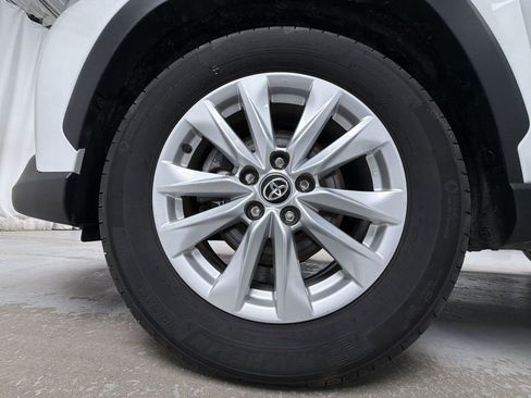 Certified 2024 Toyota Corolla Cross LE image 15