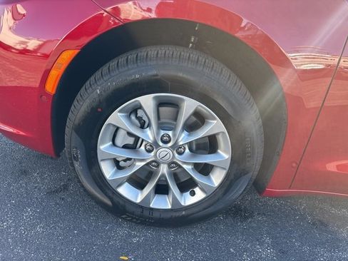 New 2026 Chrysler Pacifica Select image 14