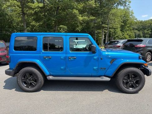 Certified 2022 Jeep Wrangler Unlimited Sahara AWD/4WD image 7
