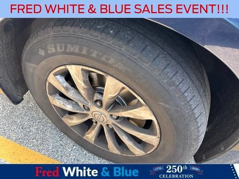Used 2018 Chrysler Pacifica Touring-L w/ Premium Audio Group FWD image 7