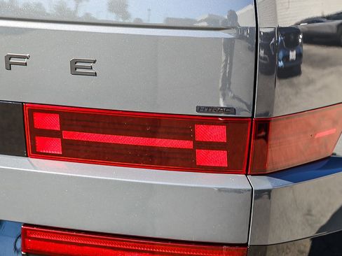 Used 2024 Hyundai Santa Fe Calligraphy image 9