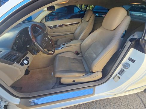 Used 2010 Mercedes-Benz E 550 Coupe image 9