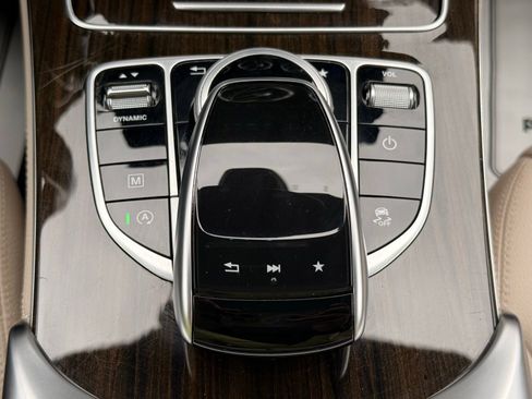 Used 2017 Mercedes-Benz GLC 300 4MATIC image 23