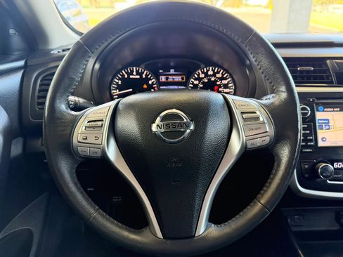 Used 2017 Nissan Altima 2.5 SV w/ Convenience Package image 10