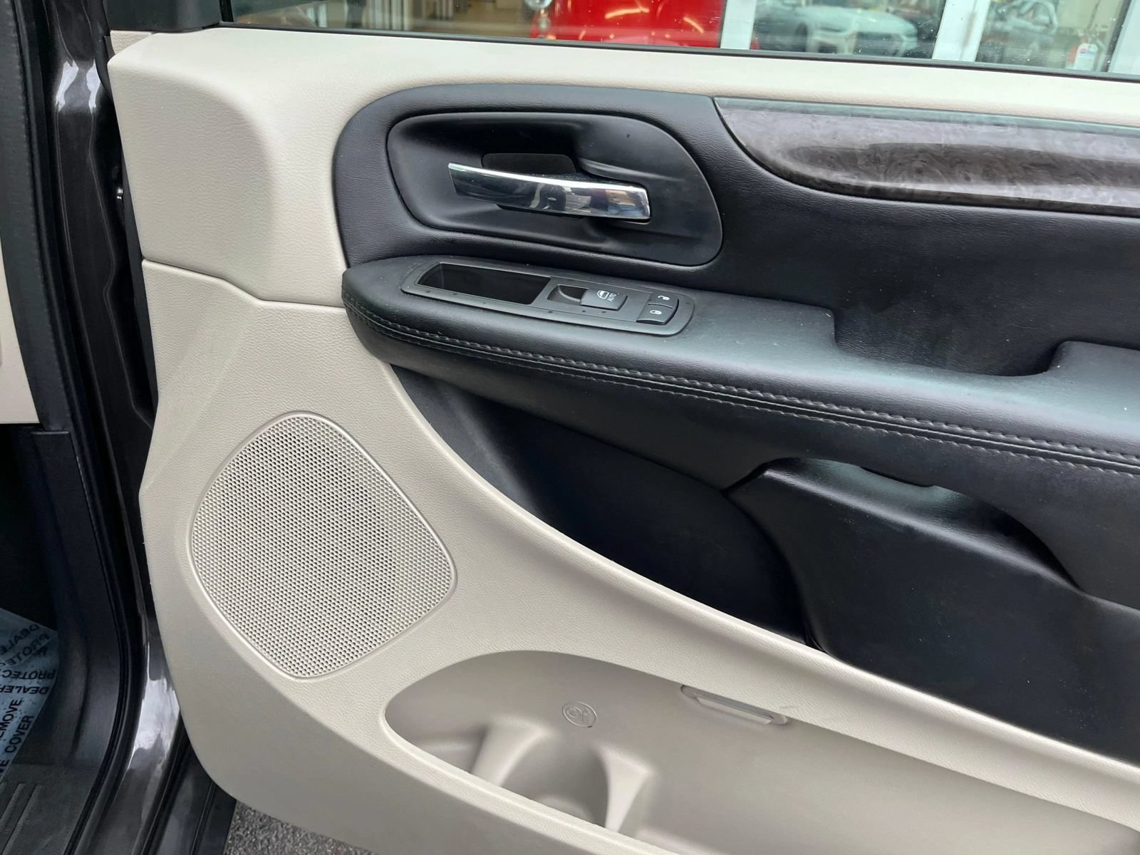 Used 2019 Dodge Grand Caravan SE w/ UConnect Hands-Free Group FWD image 47