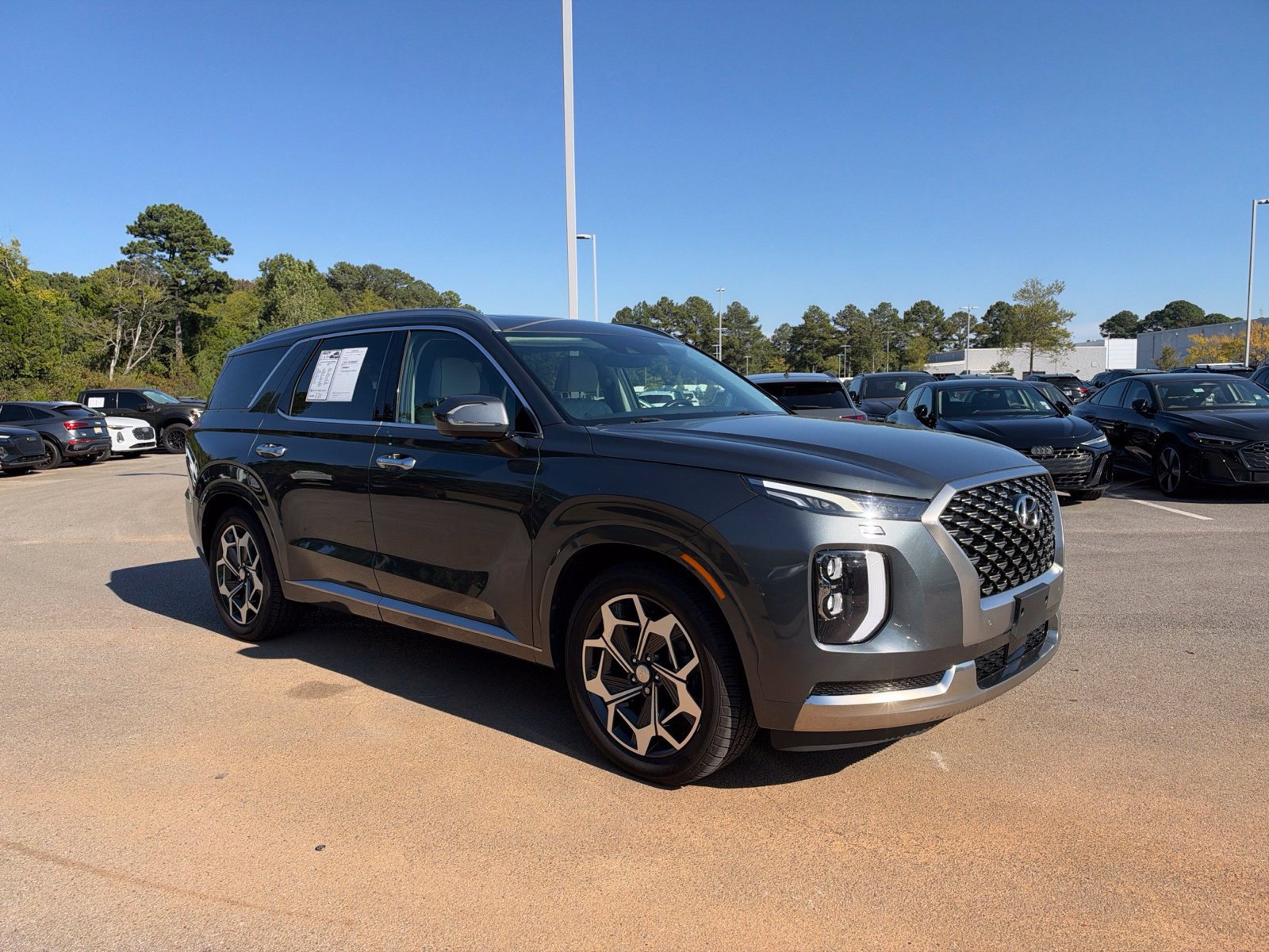 Used 2022 Hyundai Palisade Calligraphy w/ Cargo Package AWD/4WD image 3
