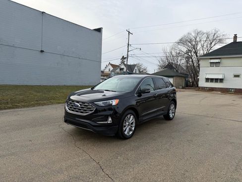 Used 2024 Ford Edge Titanium AWD/4WD image 3