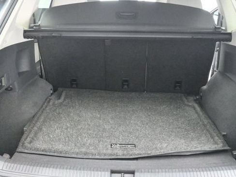 Used 2018 Volkswagen Tiguan SEL Premium AWD/4WD image 17