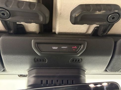 Used 2022 Jeep Wrangler Unlimited Sahara w/ Cold Weather Group image 17