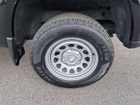 Used 2023 Chevrolet Colorado W/T image 13