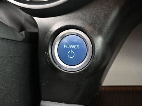 Used 2024 Toyota Sienna LE image 21