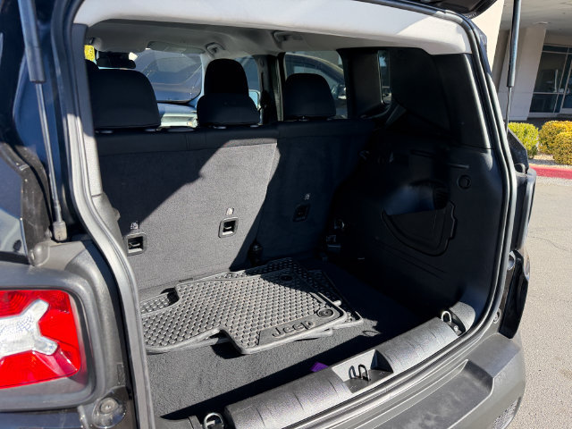 Used 2023 Jeep Renegade Latitude AWD/4WD image 25