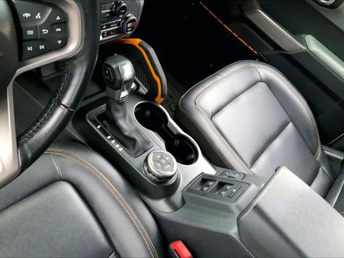 Used 2023 Ford Bronco Badlands w/ Sasquatch Package AWD/4WD image 15