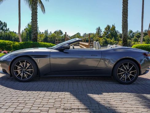 Used 2020 Aston Martin DB11 Volante image 3