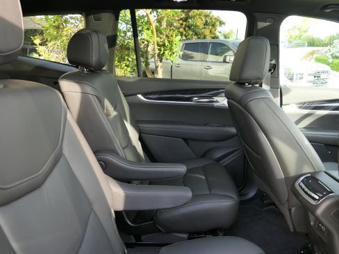 New 2025 Cadillac XT6 Premium Luxury image 23