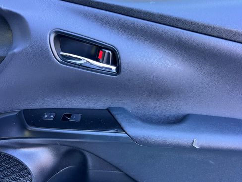 Used 2022 Toyota Prius LE FWD image 18