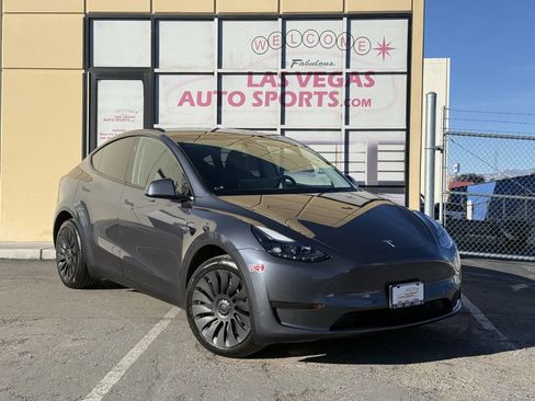 Used 2023 Tesla Model Y Long Range image 2