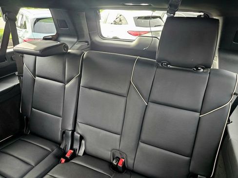 Used 2023 Cadillac Escalade ESV Premium Luxury w/ Performance Package AWD/4WD image 21