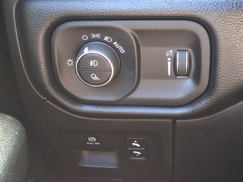 Used 2020 RAM 1500 Big Horn AWD/4WD image 22