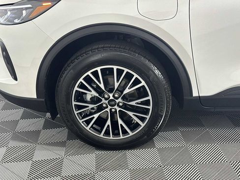 Used 2025 Ford Escape SE w/ PHEV Premium Package FWD image 12