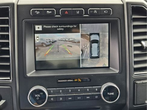 Used 2018 Ford Expedition Limited w/ Equipment Group 302A AWD/4WD image 15