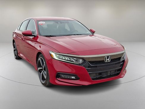 Used 2019 Honda Accord Sport image 2