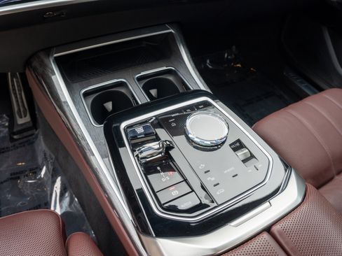 Used 2023 BMW 760i xDrive AWD/4WD image 23