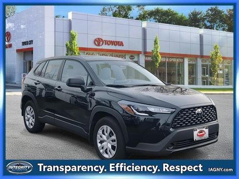Used 2024 Toyota Corolla Cross L image 1