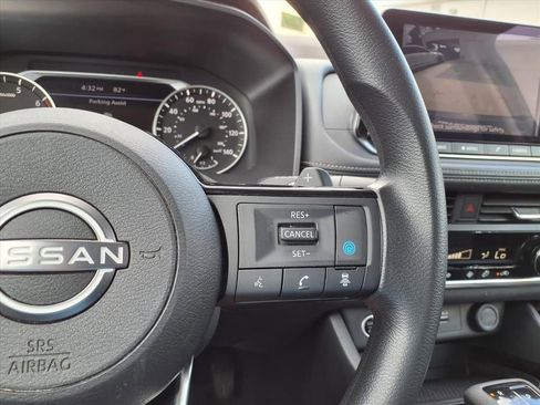 Used 2023 Nissan Rogue SV AWD/4WD image 27