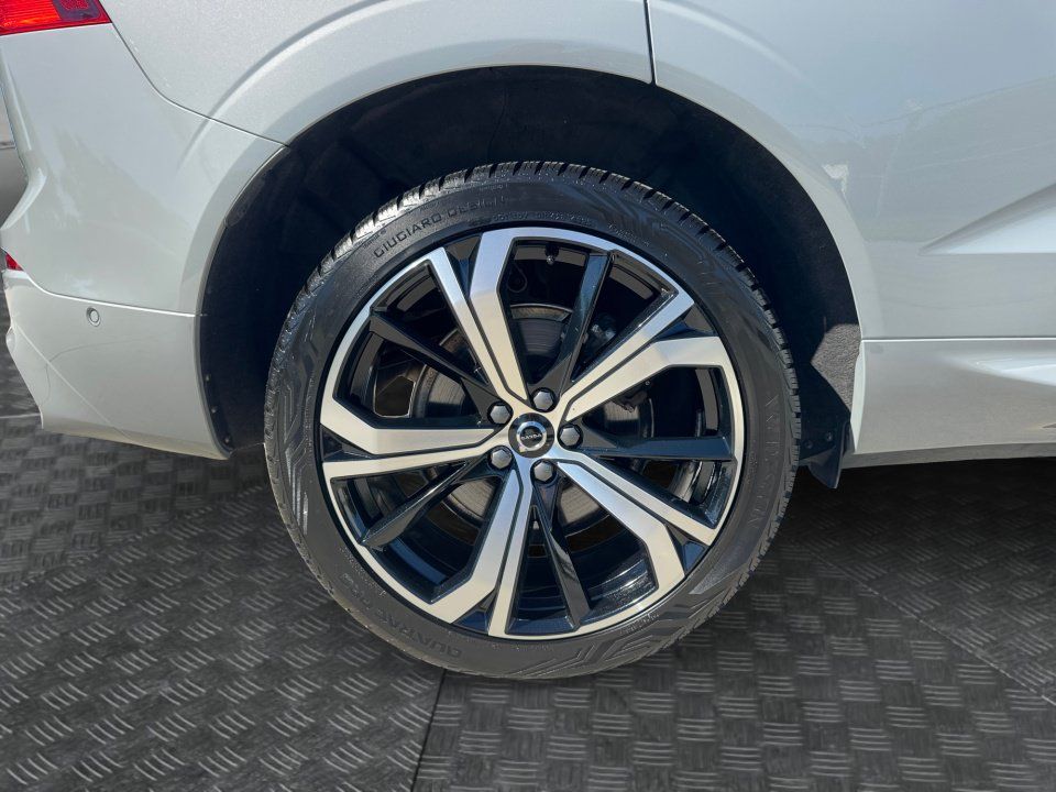 Used 2025 Volvo XC60 T8 Ultra w/ Protection Package Premier AWD/4WD image 23