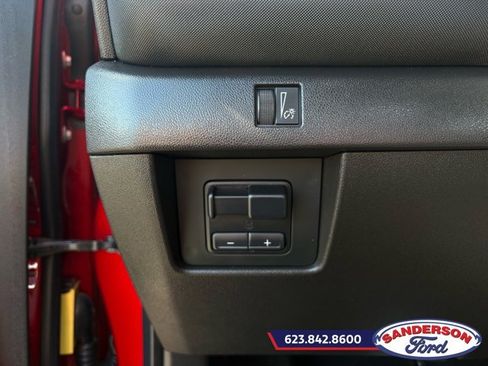 Used 2025 Chevrolet Colorado Z71 w/ Z71 Convenience Package 2 AWD/4WD image 12