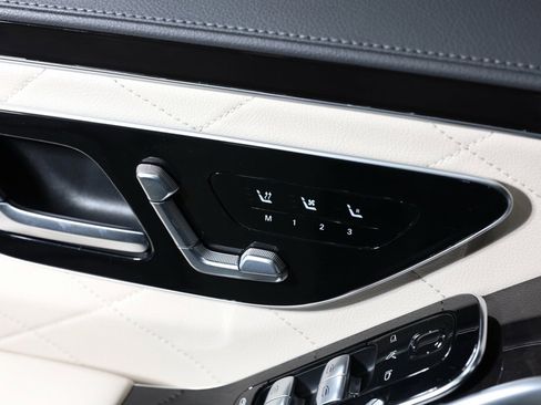 Used 2022 Mercedes-Benz S 580 4MATIC Sedan image 95