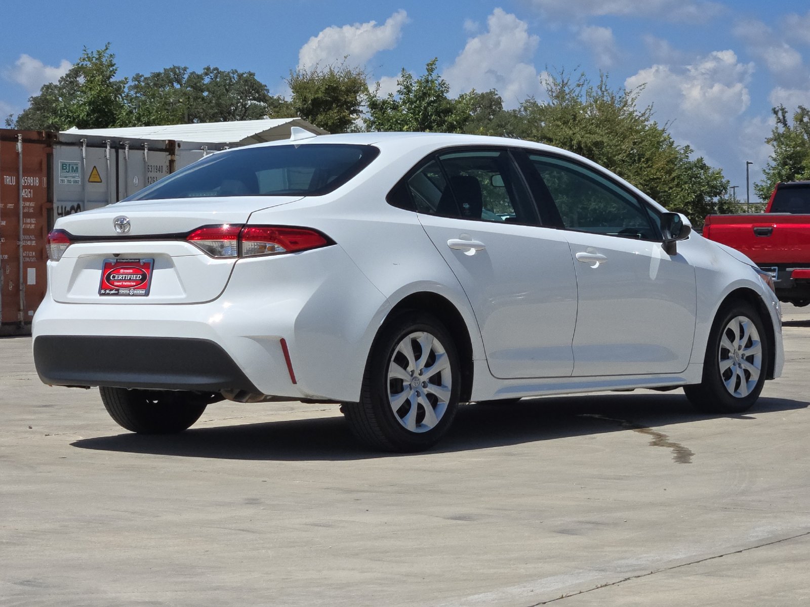 Used 2023 Toyota Corolla LE FWD image 5