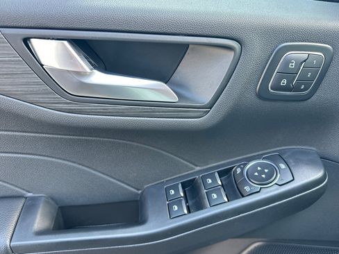 New 2025 Ford Escape Platinum w/ Premium Technology Package image 10