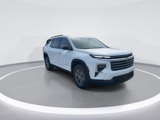 Used 2025 Chevrolet Traverse LT FWD video 2