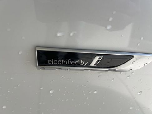 Used 2023 BMW 330e xDrive w/ M Sport Package image 16