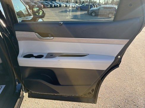 Used 2021 Hyundai Palisade SEL w/ Premium Package image 17