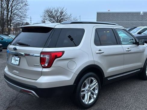 Used 2017 Ford Explorer XLT w/ Equipment Group 202A image 29