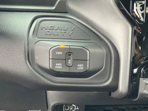 Used 2025 RAM 2500 Big Horn AWD/4WD image 29