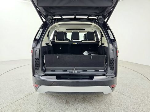 New 2026 Land Rover Discovery Limited Edition AWD/4WD image 19