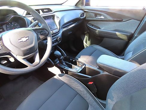 Used 2021 Chevrolet TrailBlazer LT w/ Convenience Package image 18