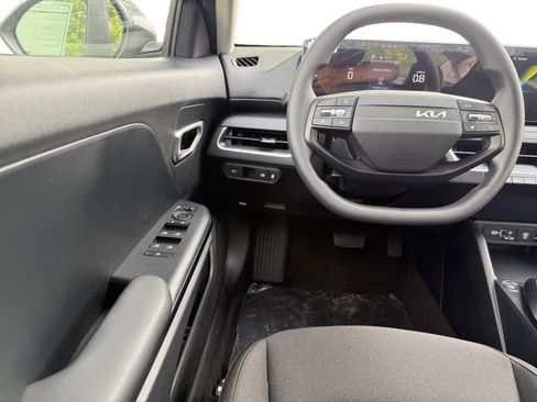 New 2026 Kia K4 FWD image 21