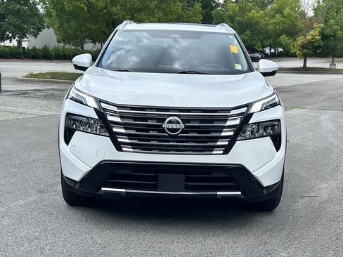Certified 2025 Nissan Rogue Platinum w/ Platinum Premium Package FWD image 2