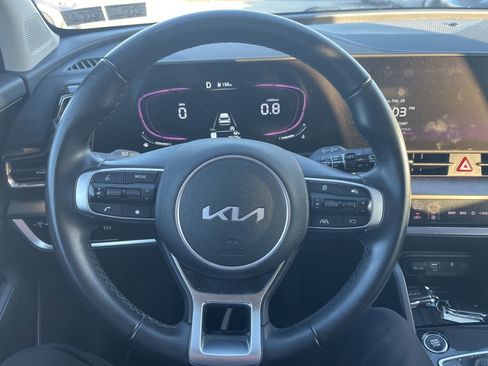 Certified 2024 Kia Sportage EX image 17