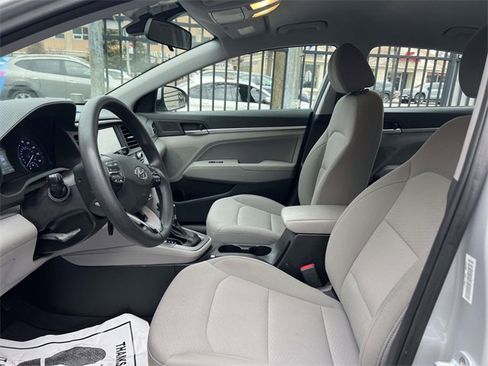 Used 2019 Hyundai Elantra SEL image 17