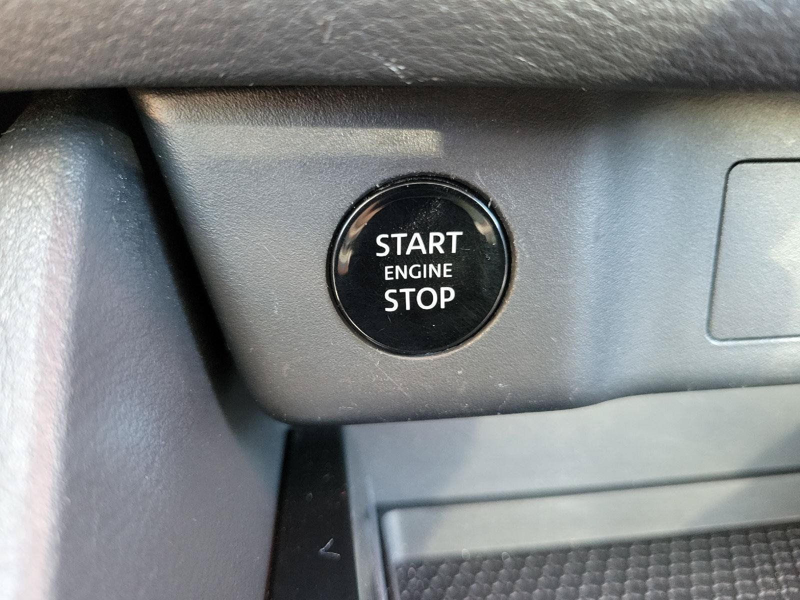 Used 2024 Nissan Rogue S AWD/4WD image 18