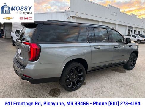 Used 2026 GMC Yukon XL Denali w/ Denali Reserve Package image 6