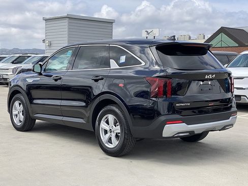 New 2026 Kia Sorento LX FWD image 5