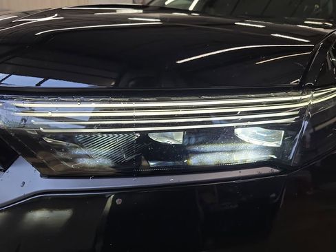 New 2026 Jeep Grand Wagoneer Limited AWD/4WD image 32
