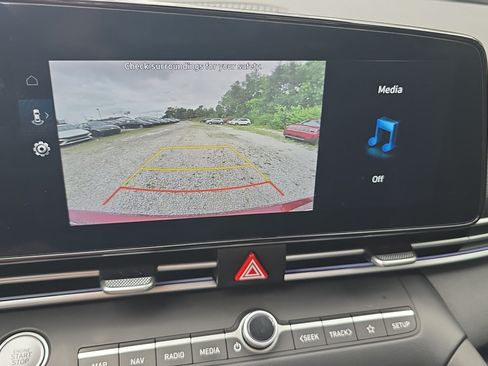 Certified 2024 Hyundai Elantra SEL w/ Convenience Package FWD image 19